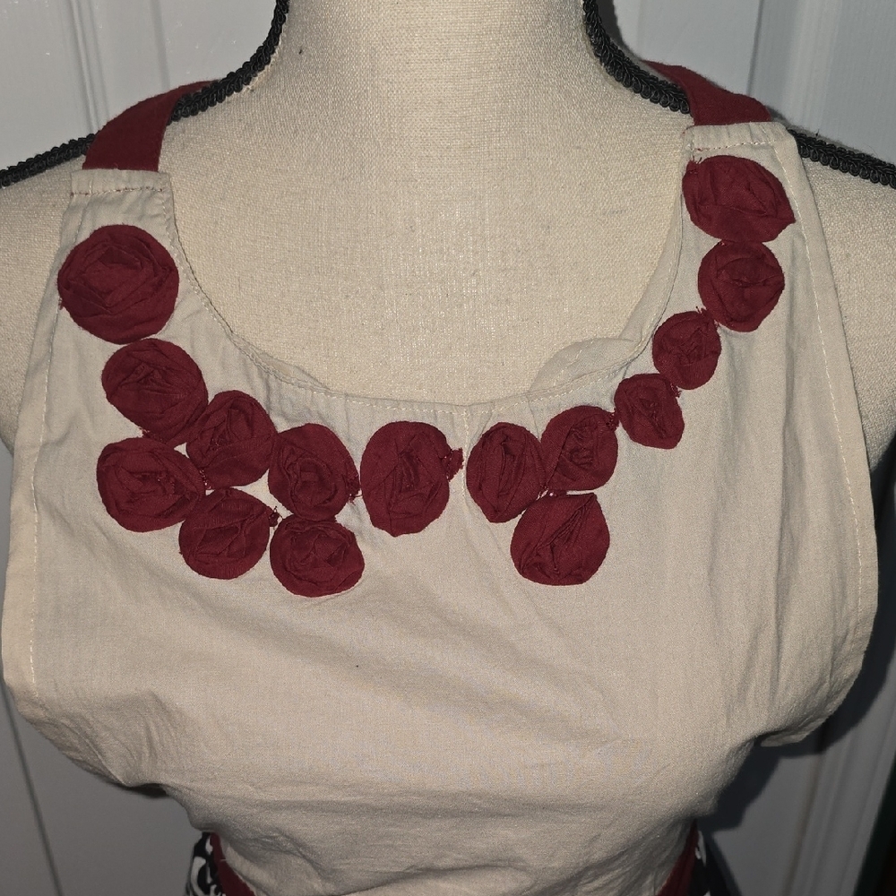 SIMPLY ENVOGUE Stylish Black Red Cream Apron Floral Apron - Picture 3 of 14